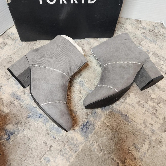 Torrid 7.5W Rhinestone Grey Faux Suede Ankle Booties New With Box - Picture 8 of 17